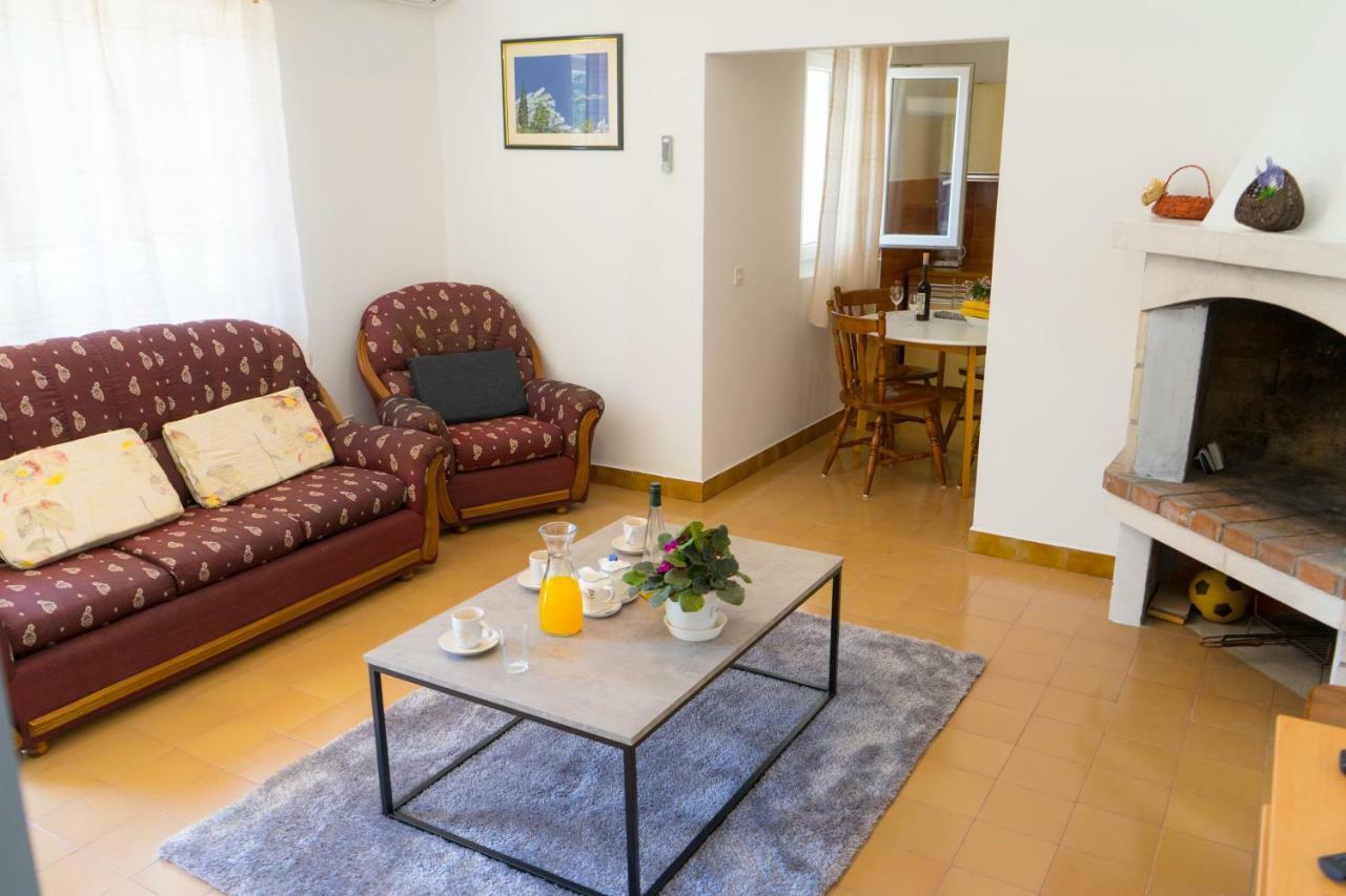 Tania Apartment Prizba Bagian luar foto