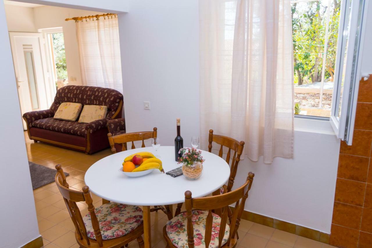 Tania Apartment Prizba Bagian luar foto